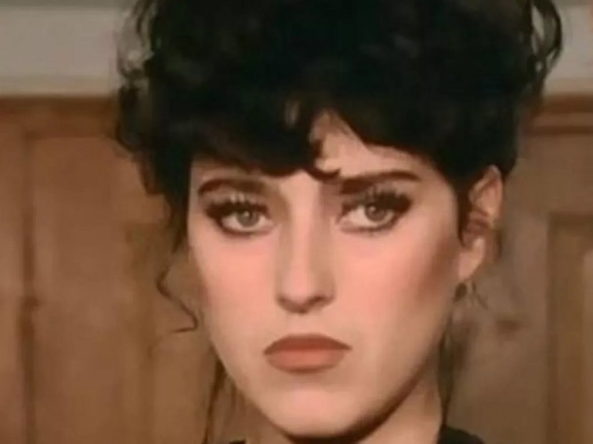 Yeşilçam'ın Şekerpare'si Yaprak Özdemiroğlu güzelliğiyle mest etti! '58'lik lolita'