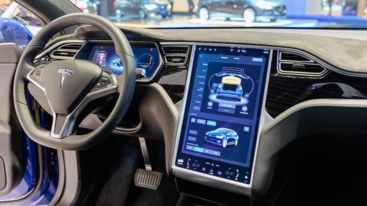Tesla'nın yeni uygulaması, araçlardaki sorunları tespit edebiliyor