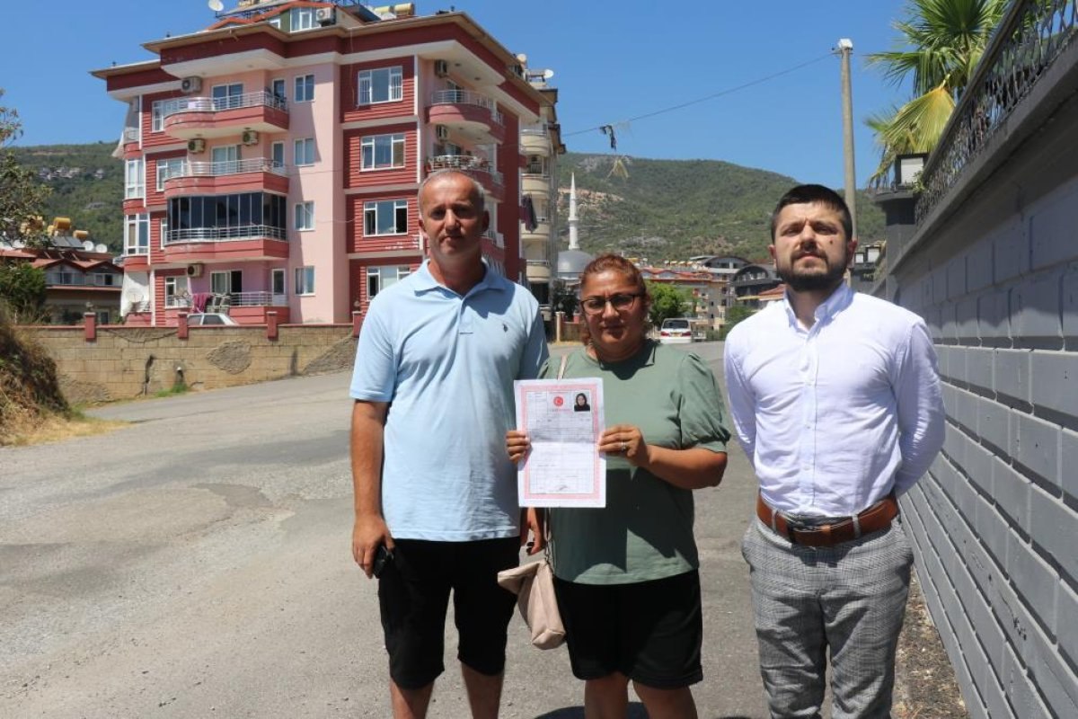 Danimarka’dan gelen aile tapulu evlerine giremiyor