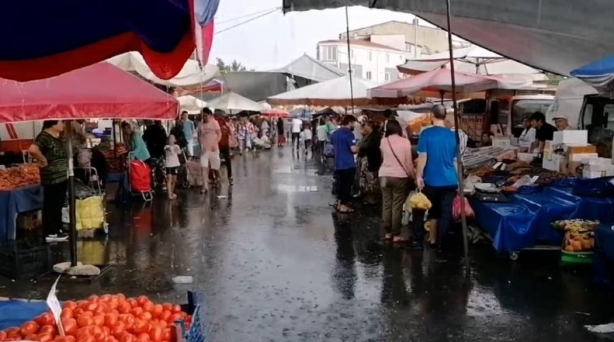 Tekirdağ'da sağanak yağış etkili oldu