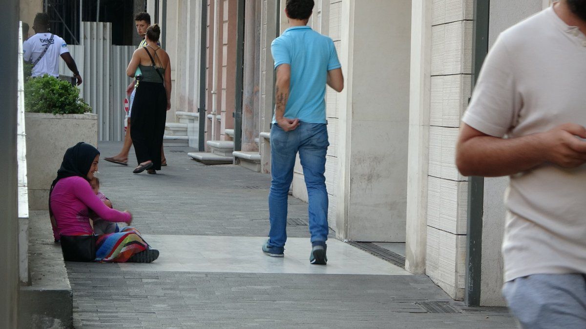 Taksim'de dilenci operasyonu