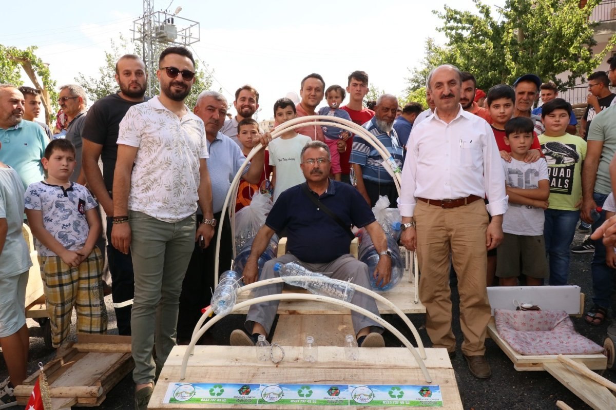 Adana’da tahta araba yarışı