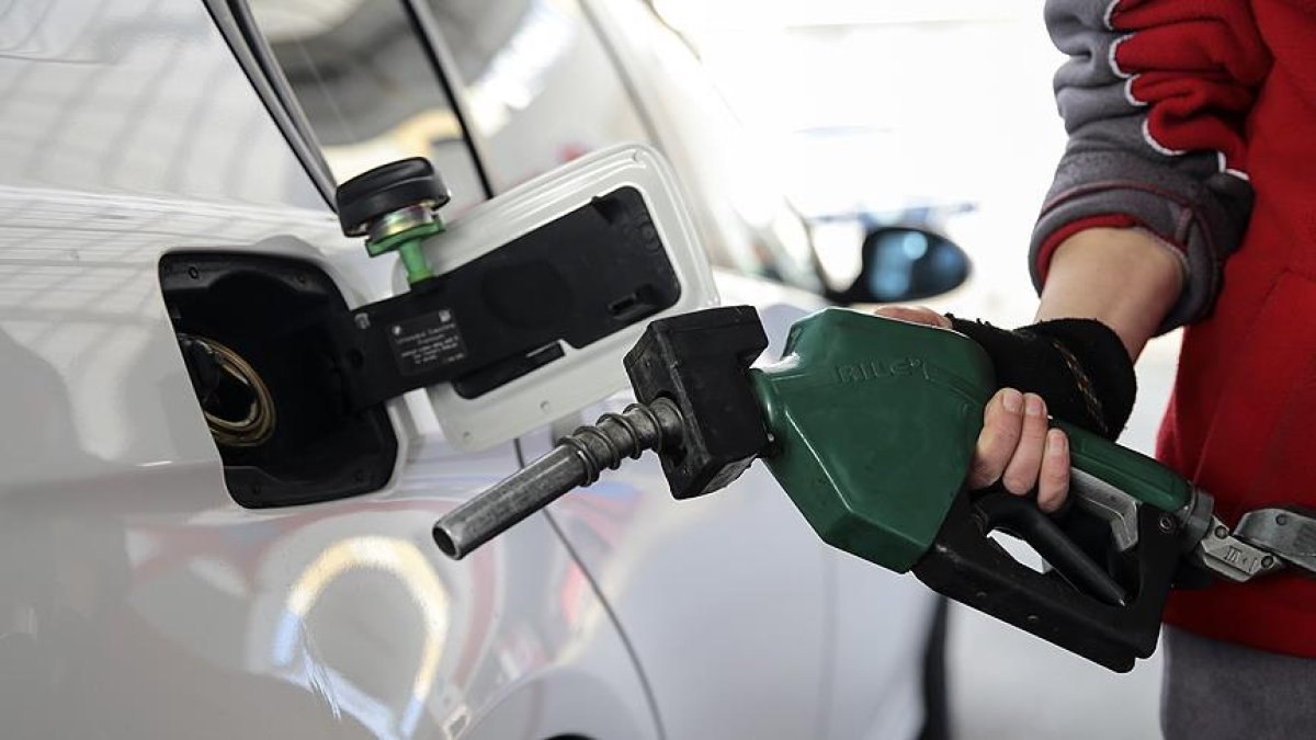 Benzine 81 kuruş zam bekleniyor