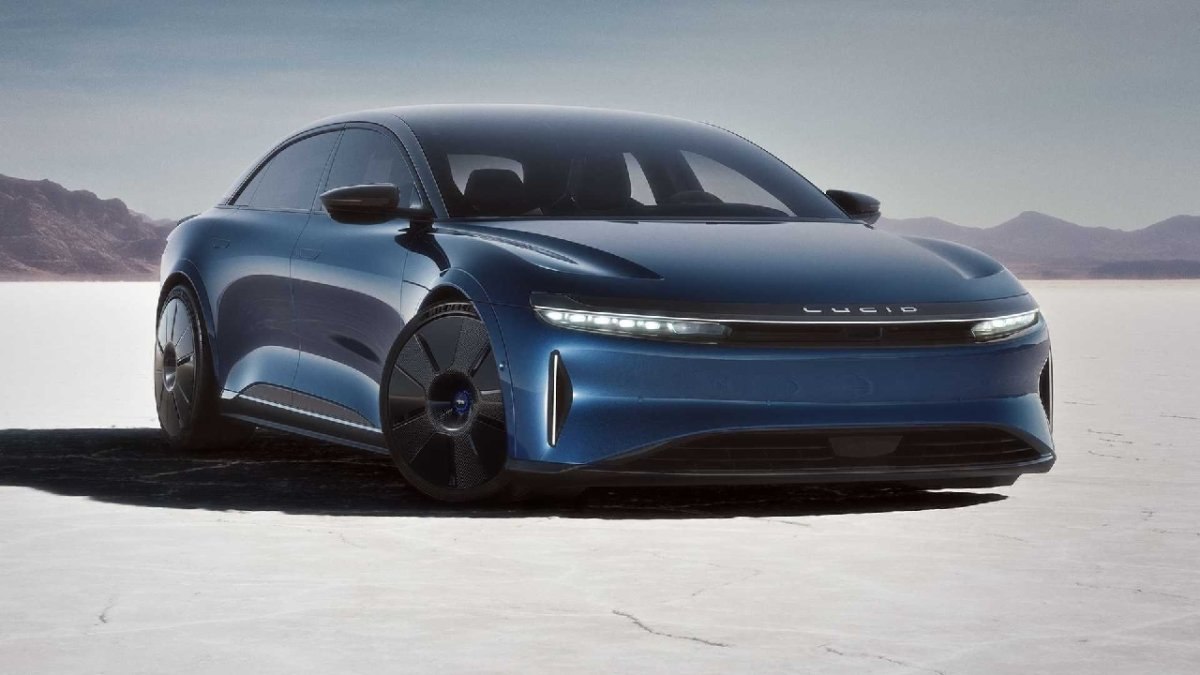 Tesla'nın tahtını sallayan elektrikli otomobil: Lucid Air Sapphire