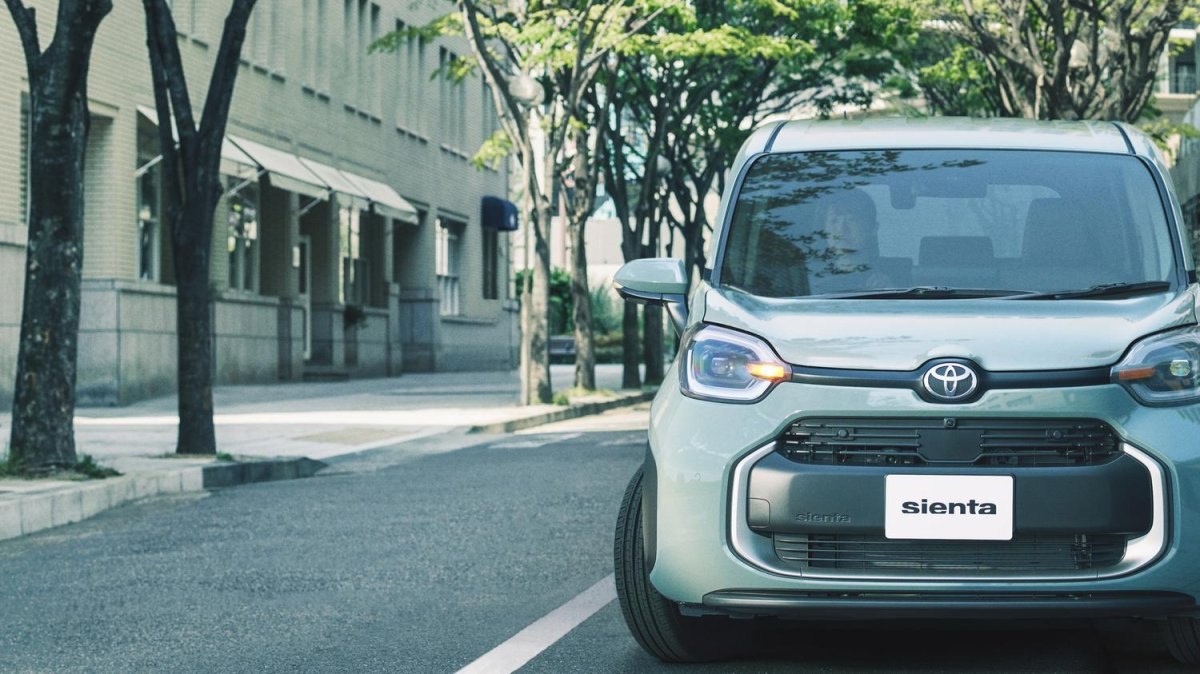 Yeni Toyota Sienta tanıtıldı: İşte fiyatı ve özellikleri