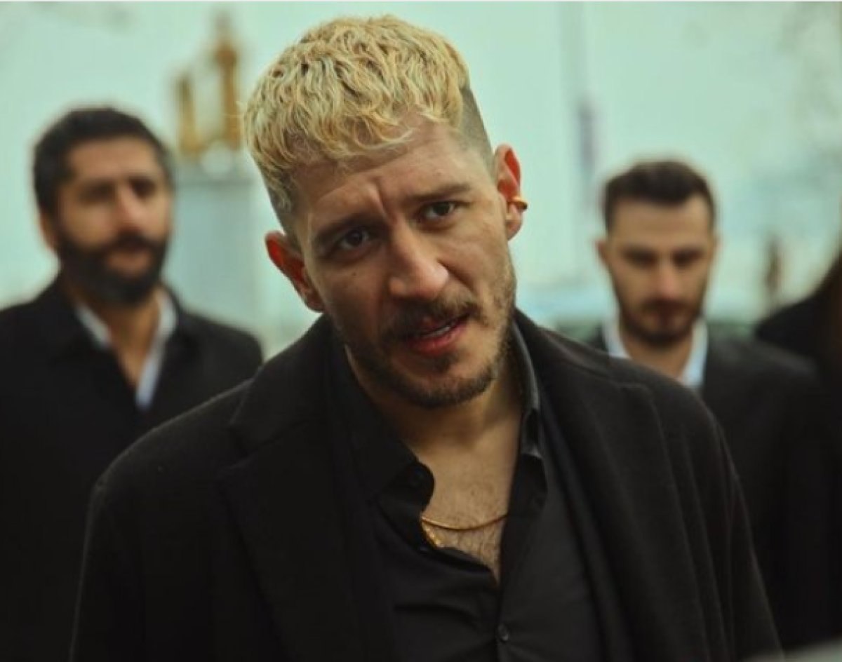 Uraz Kaygılaroğlu slip mayodan sonra öyle bir şey giydi ki! Dalga konusu oldu...