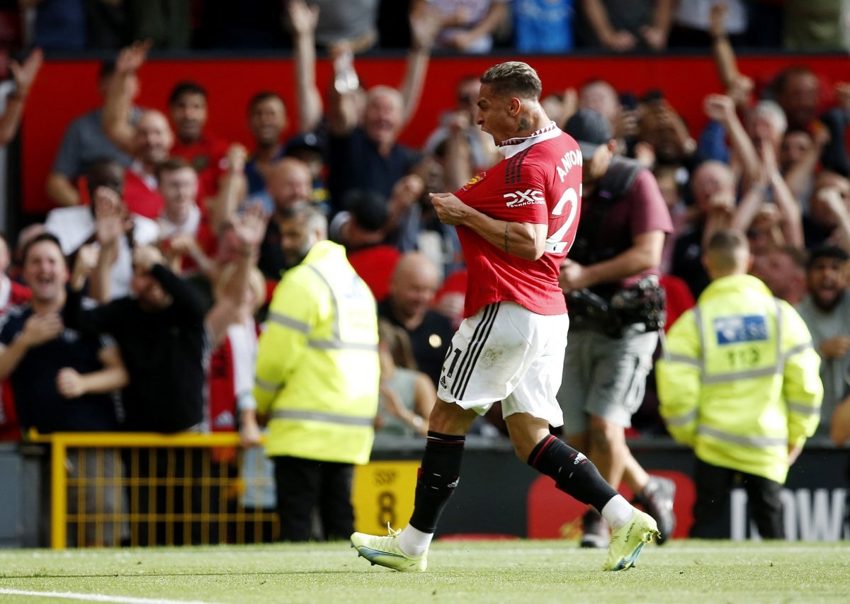 Dev maçta Manchester United, Arsenal'i devirdi