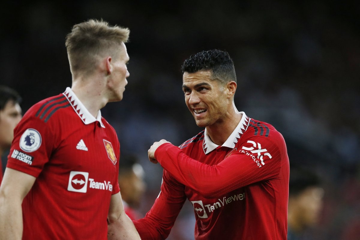 Dev maçta Manchester United, Arsenal'i devirdi