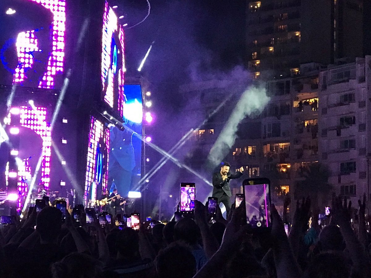 Tarkan'ın İzmir konseri tarihe geçti! Dünyanın en kalabalık 5. ücretsiz konseri..