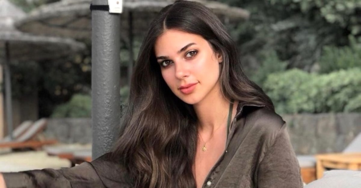 Deren Talu'dan sütyensiz paylaşım geldi, Instagram yıkıldı...