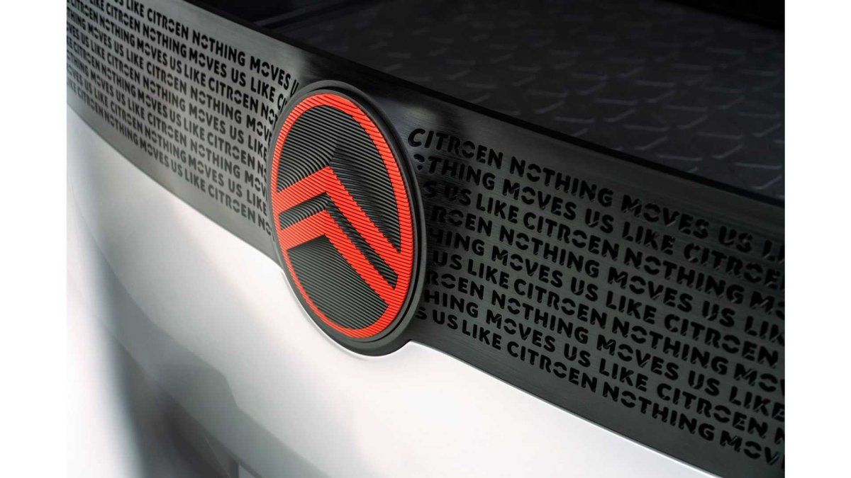 Citroen'in yeni logosu, gelecek yıl araçlarda kullanılacak