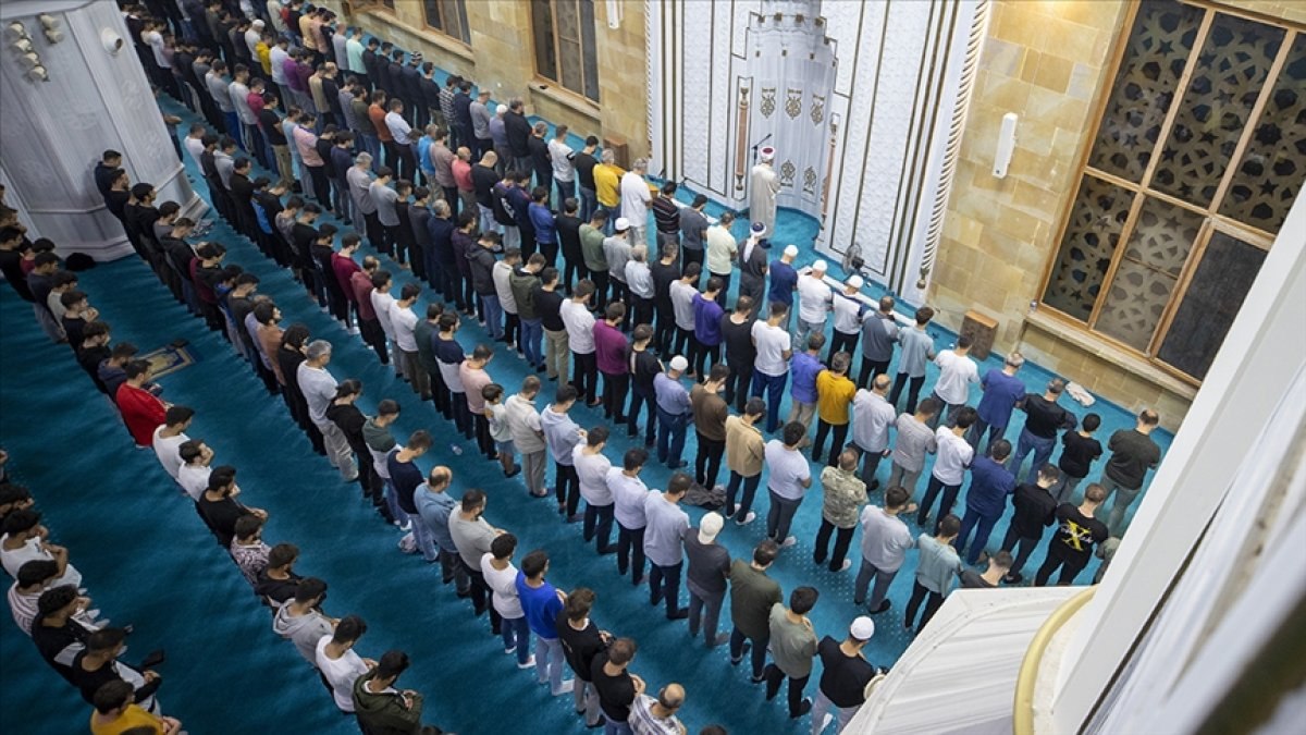 Mevlit Kandili yurt genelinde idrak edildi