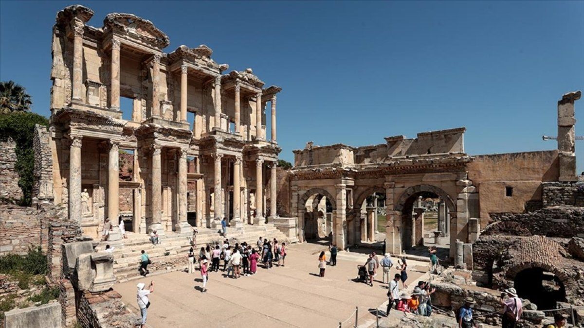 Efes Antik Kenti'nde yıllık 2 milyon ziyaretçi hedefi