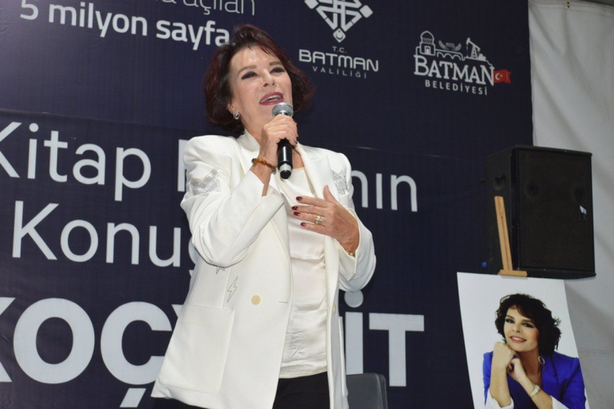 Hülya Koçyiğit: Sinema güçlü bir iletişim aracı
