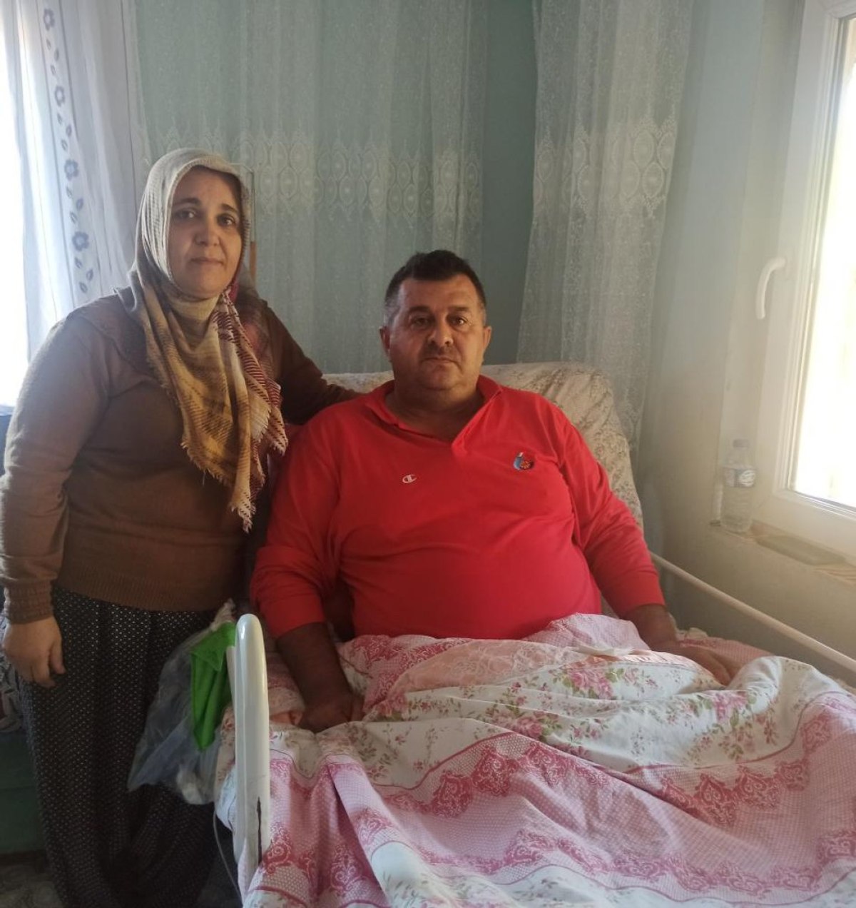 Kahramanmaraş'ta yatalak eşine 5 yıldır bebek gibi bakıyor