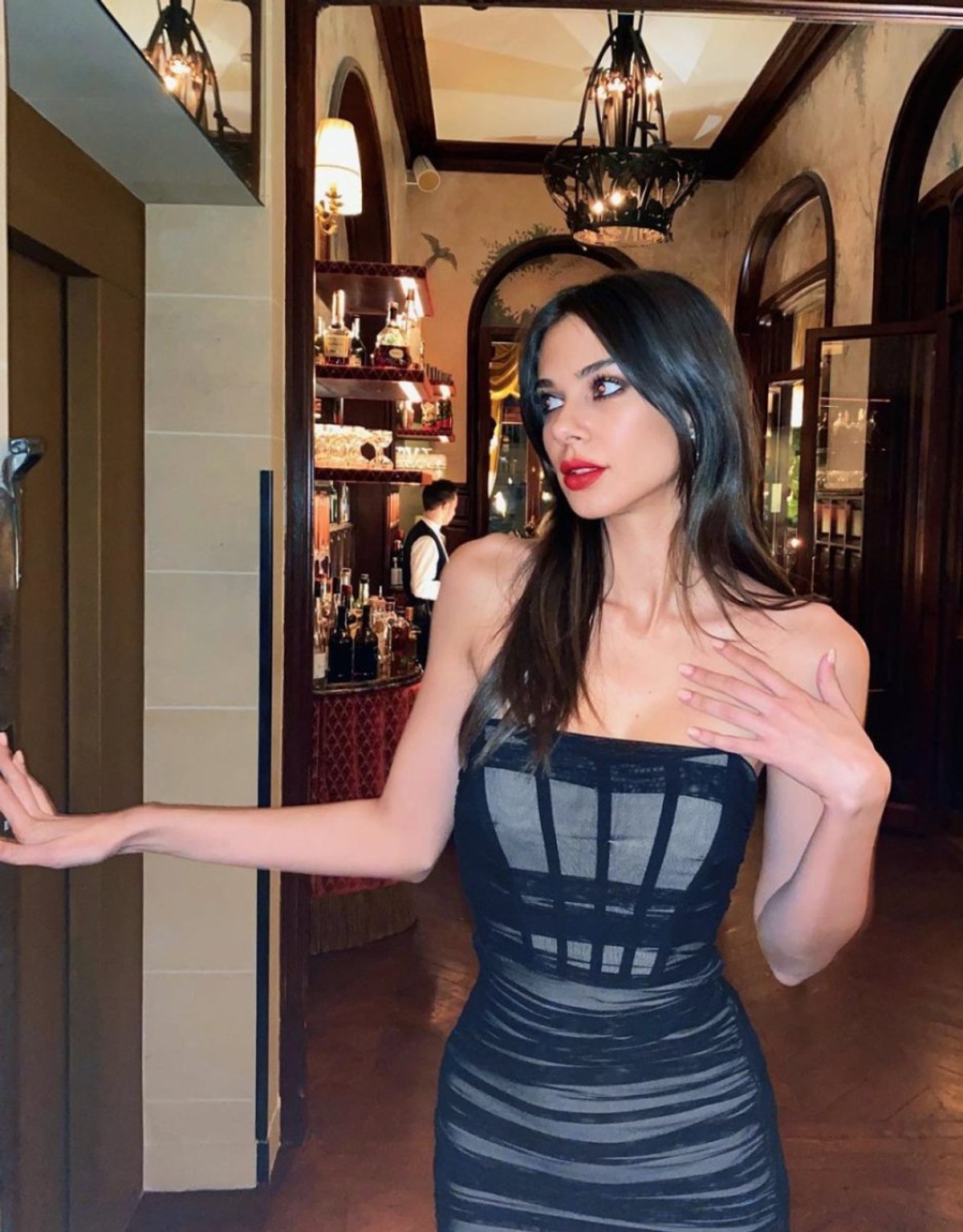 Deren Talu'nun doğum günü kombini instagramı salladı! 'Bu fizik ve güzellik şaka mı?'