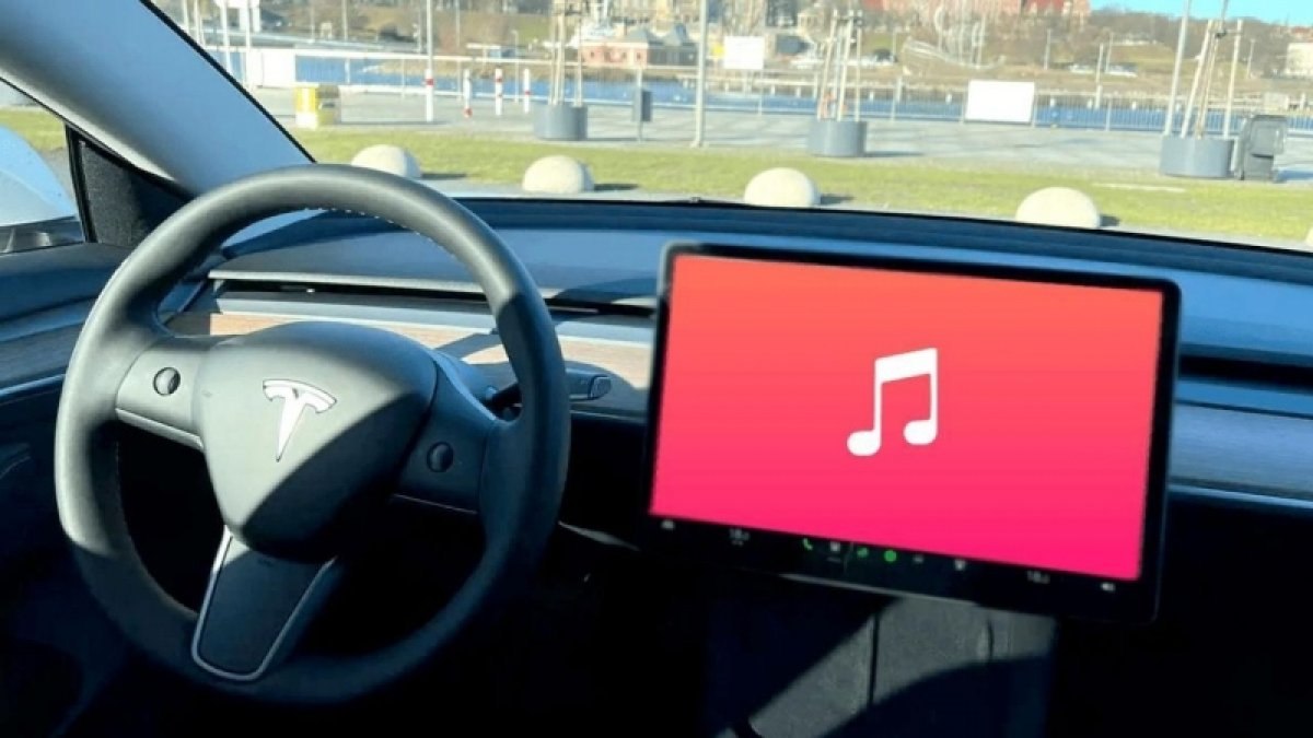 Tesla otomobilleri Apple Music desteğine kavuştu