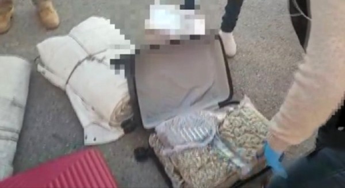İzmir'de 16 kilo 325 gram uyuşturucu yakalandı: 2 tutuklama