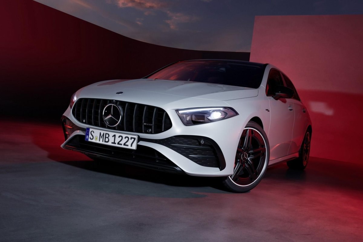 Mercedes'ten Polonya'ya 1.3 milyar dolar yatırım
