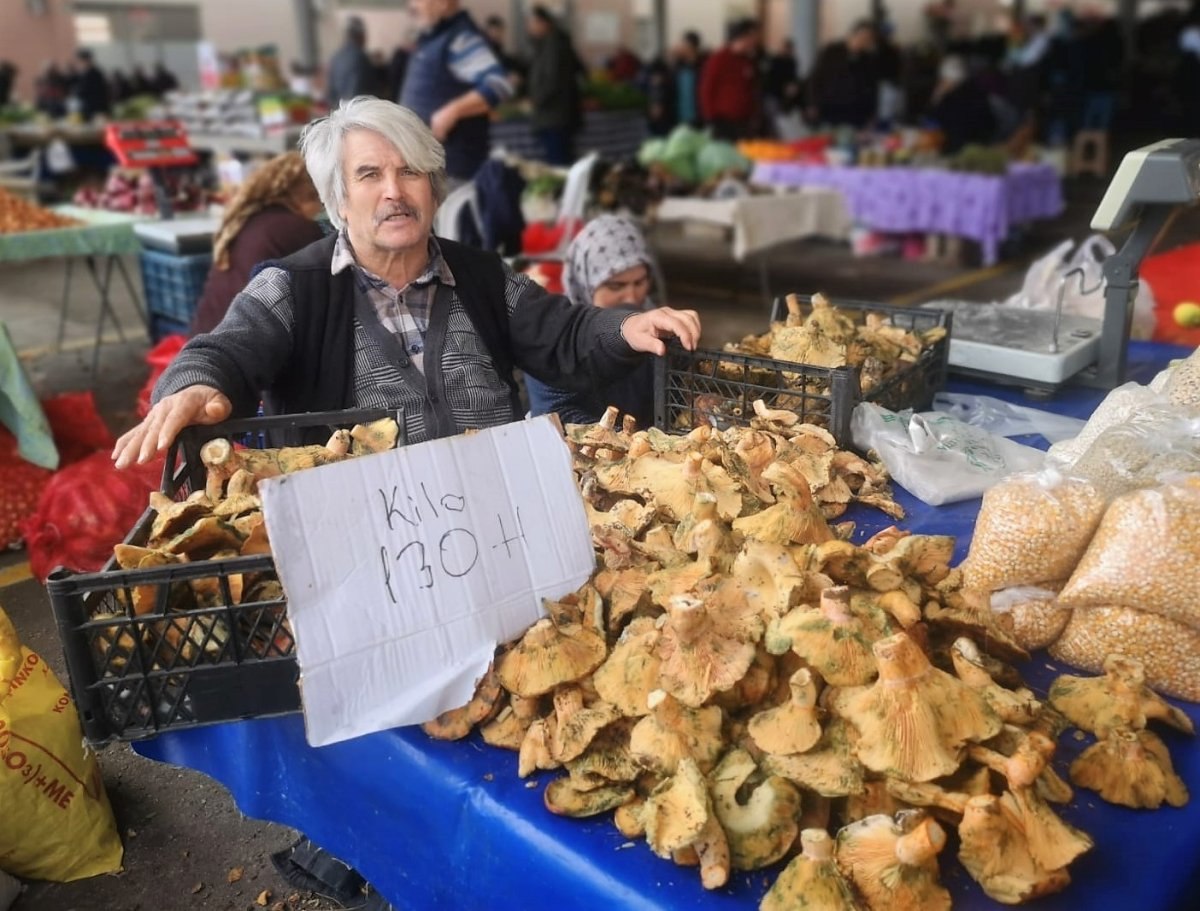 Denizli'de çıntar satan esnafın dikkat çeken fiyat etiketi