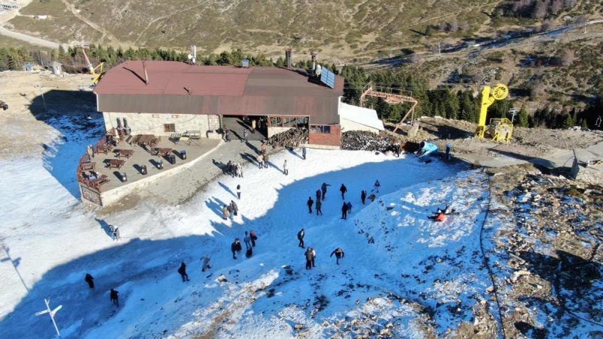 Uludağ'da beklenen kar gelmedi