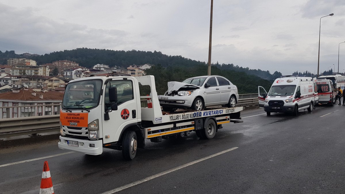 TEM Otoyolu Kocaeli Geçişinde Zincirleme Kaza… Yaralılar Var