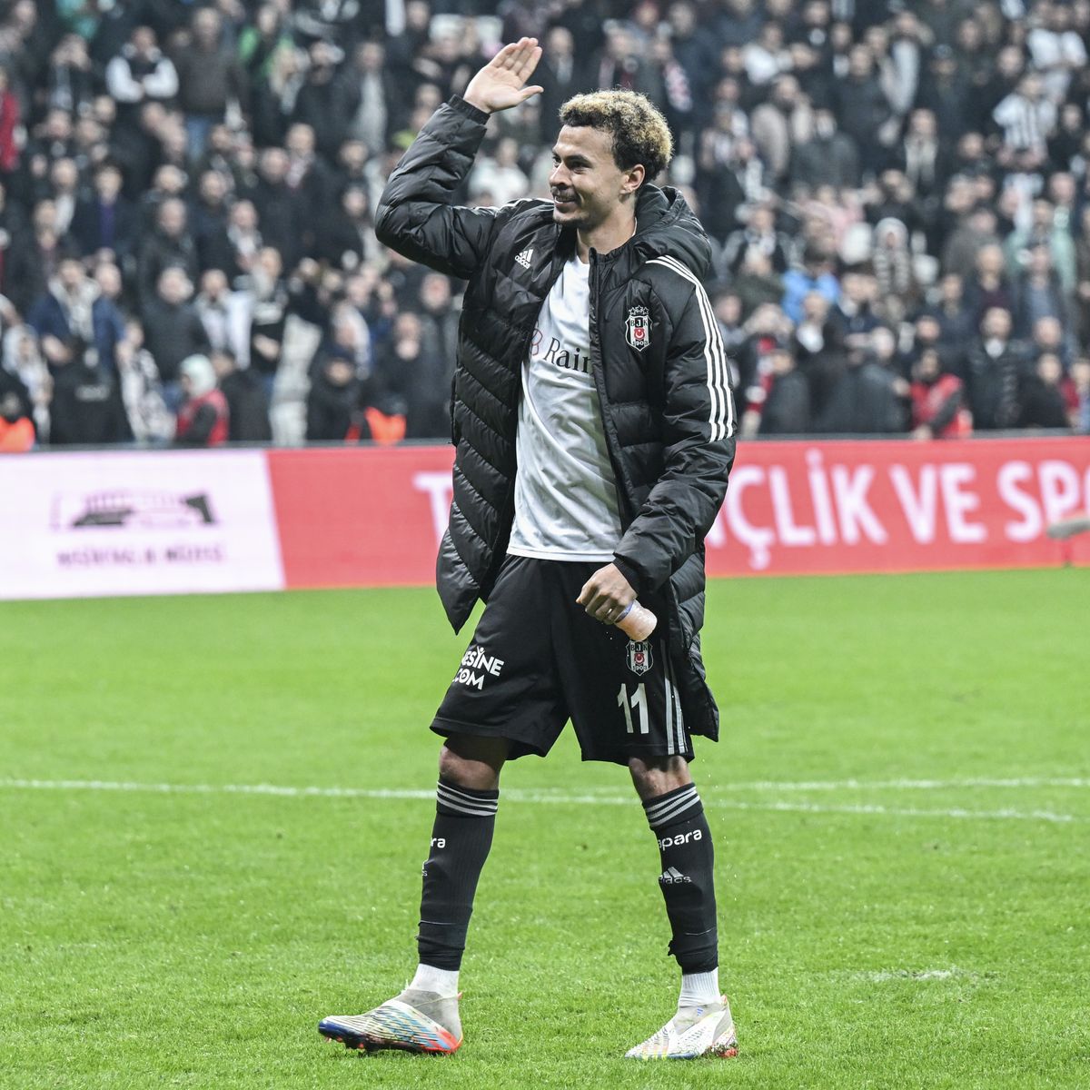 Dele Alli'ye eski hocası destek oldu