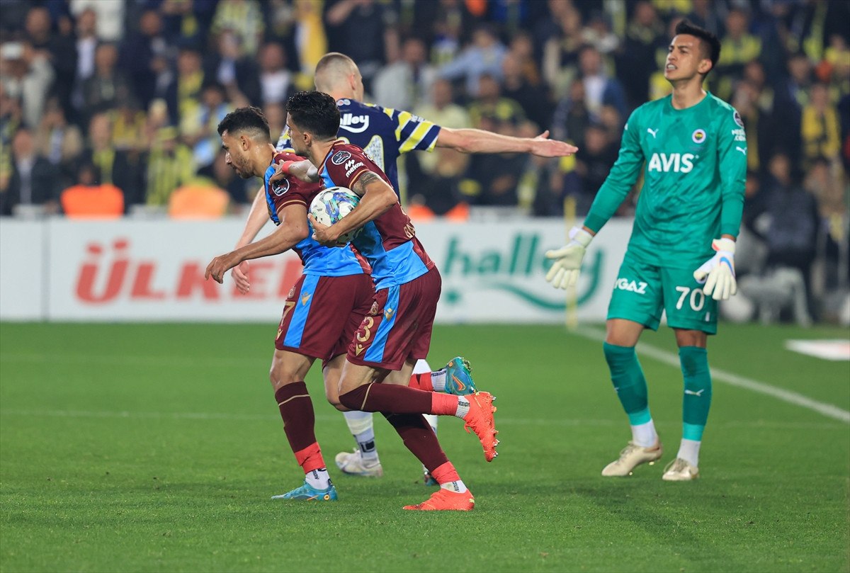 Trabzonspor, Fenerbahçe Karşısında 41 Yıl Sonra Bir Ilki Yaşadı