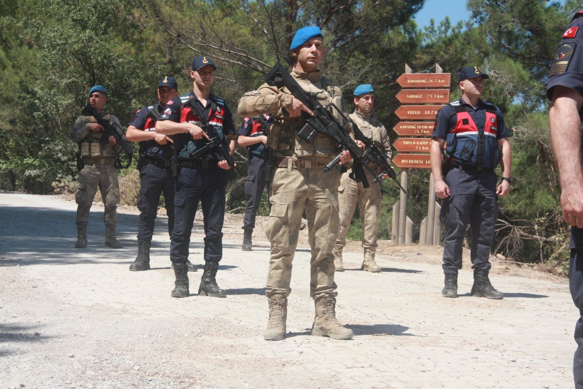 Balıkesir'de Komandolar Kaz Dağları'nı Yangınlara Karşı Koruyor