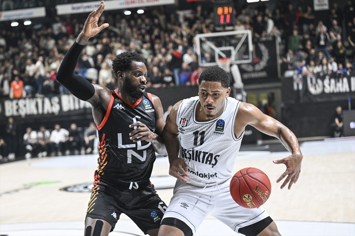 Beşiktaş, London Lions'a mağlup @ Mackolik.com