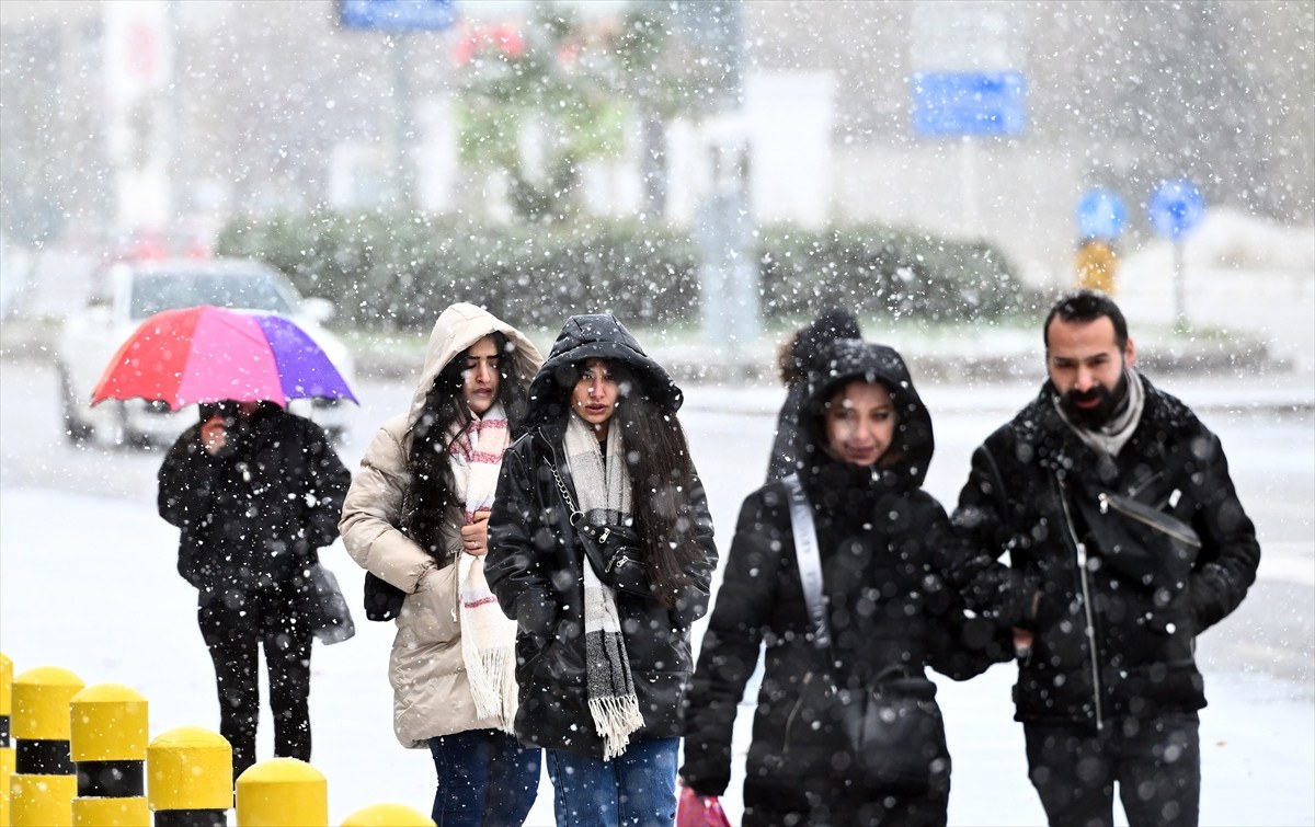 Ankara'da kar yağışı başladı - Resim : 1