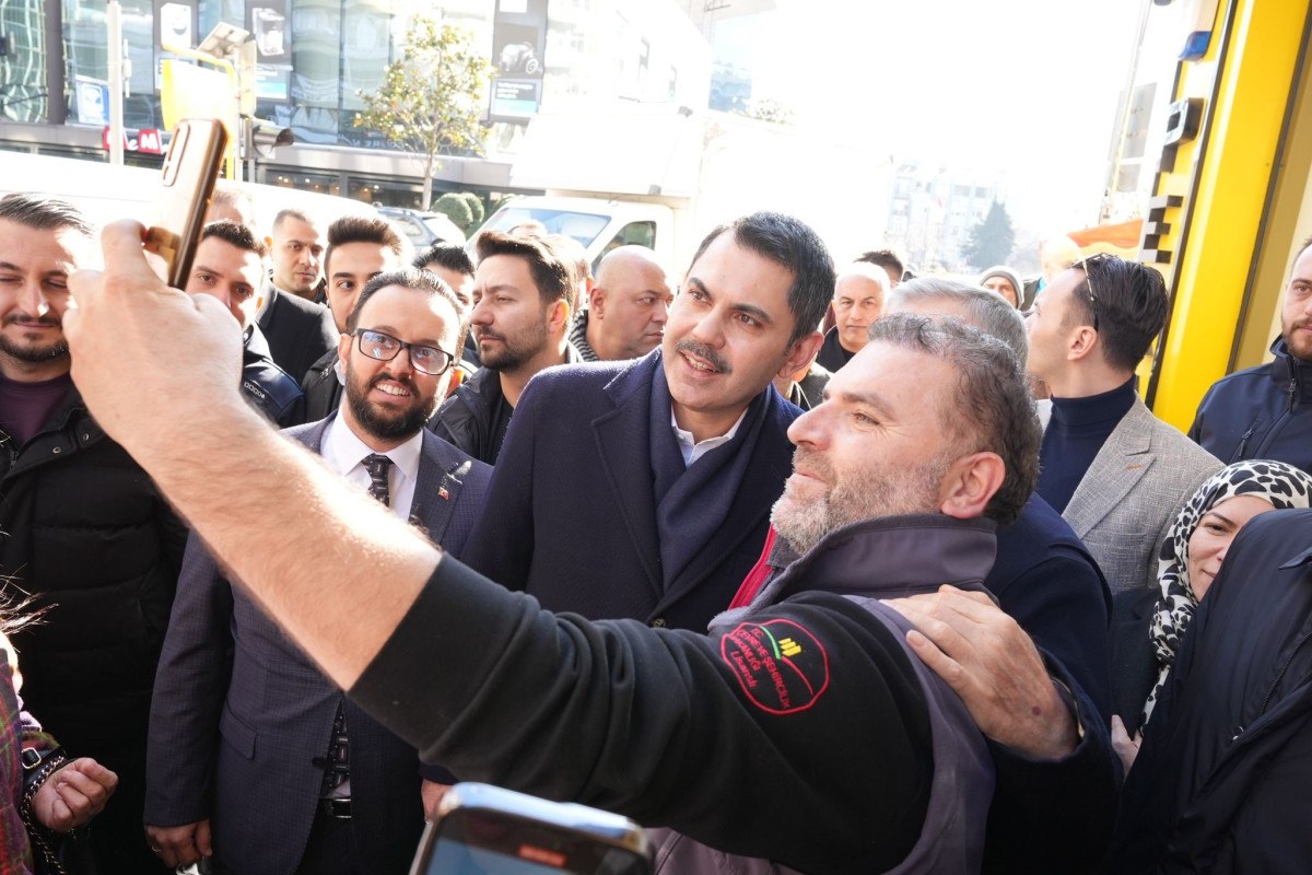 AK Parti'nin İstanbul Adayı Murat Kurum'a Bakırköy'de Yoğun Ilgi