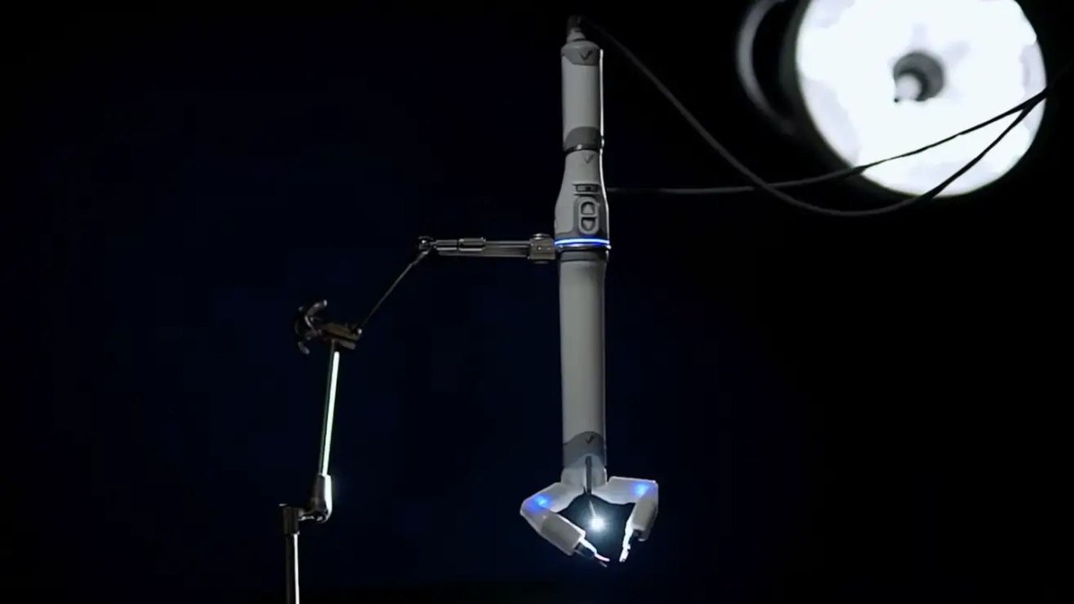 Uzay istasyonundaki robot ilk ameliyat denemesini yaptı