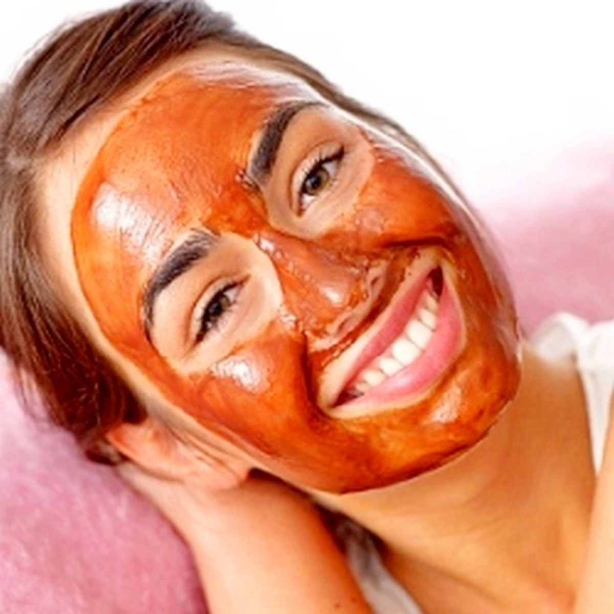Маска с крахмалом 60 от морщин. Лицо женщины. Оранжевая маска для лица. Маска рыжая для лица.