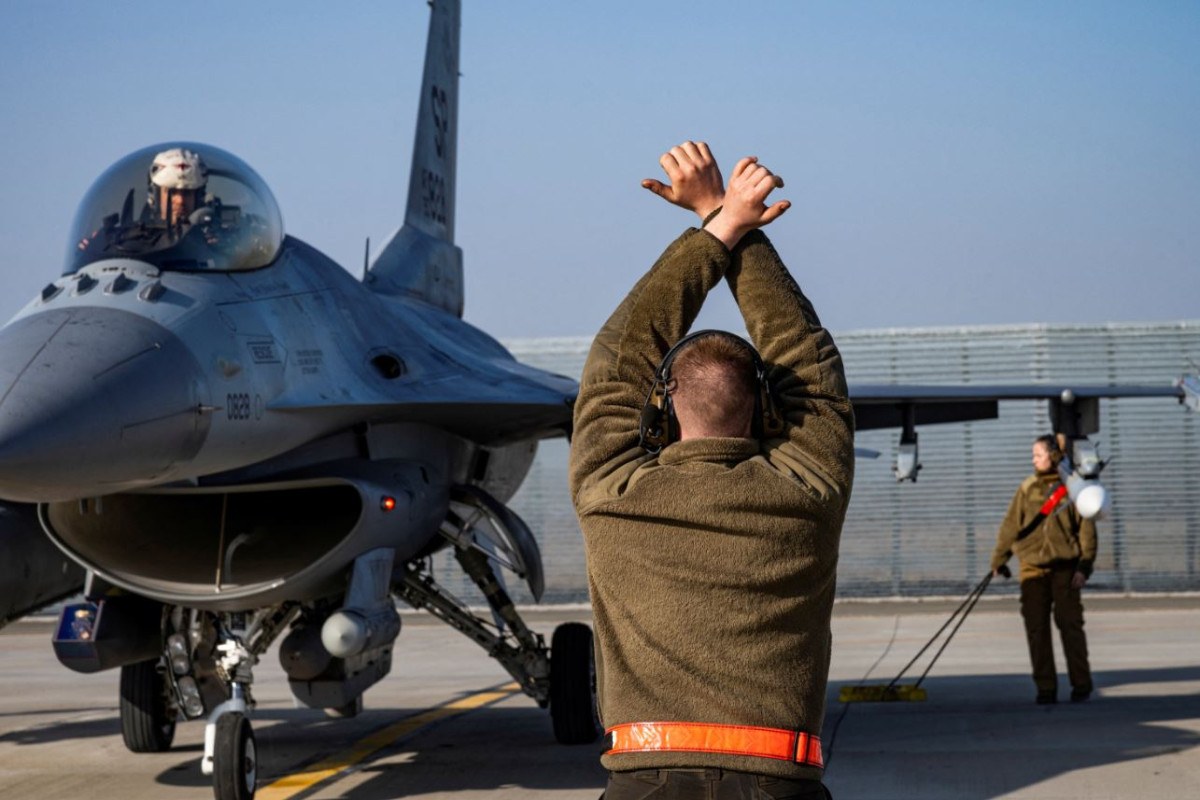 ABD basını: Ukraynalı pilotlar, F-16 savaş uçaklarından 'çok etkilendi'