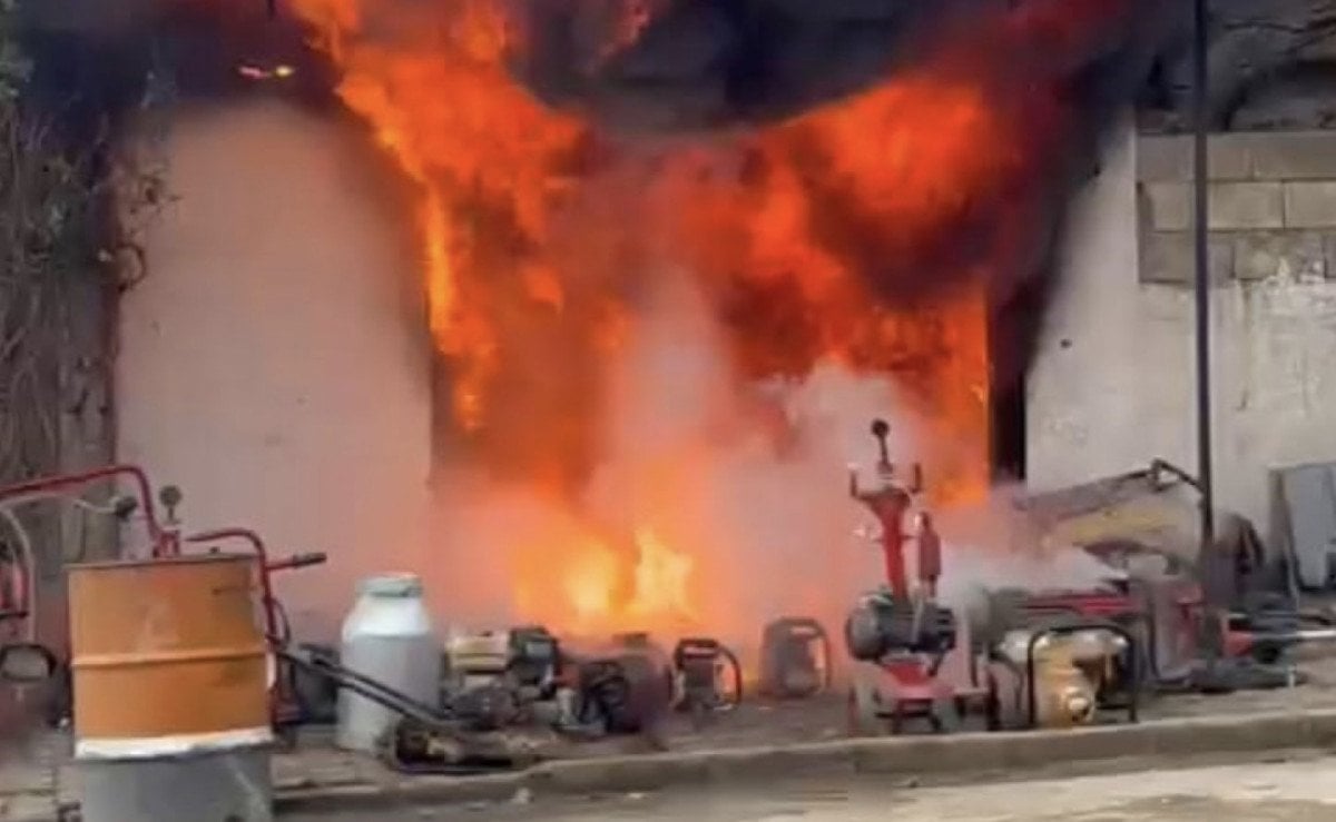 Gaziantep'te Tamirhane Yangını: İki Kişi Yaralandı