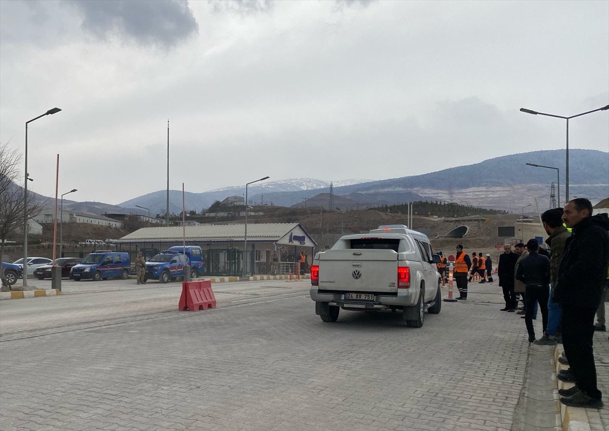 AFAD açıkladı: 9 ilden kurtarma ekipleri Erzincan'da