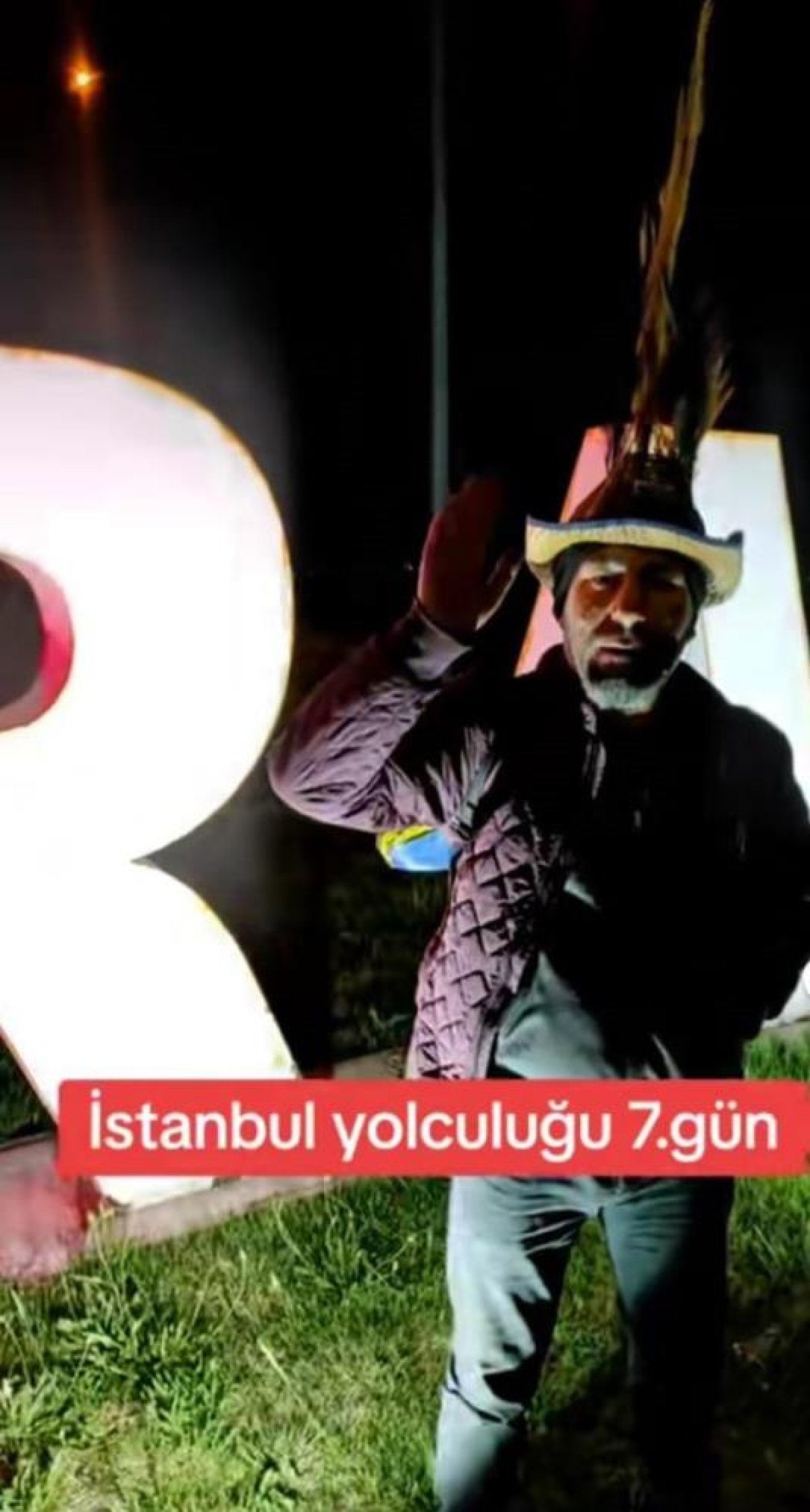 CZN Burak, kazada ölen Kayserili fenomenin taziyesine katıldı - Resim : 3
