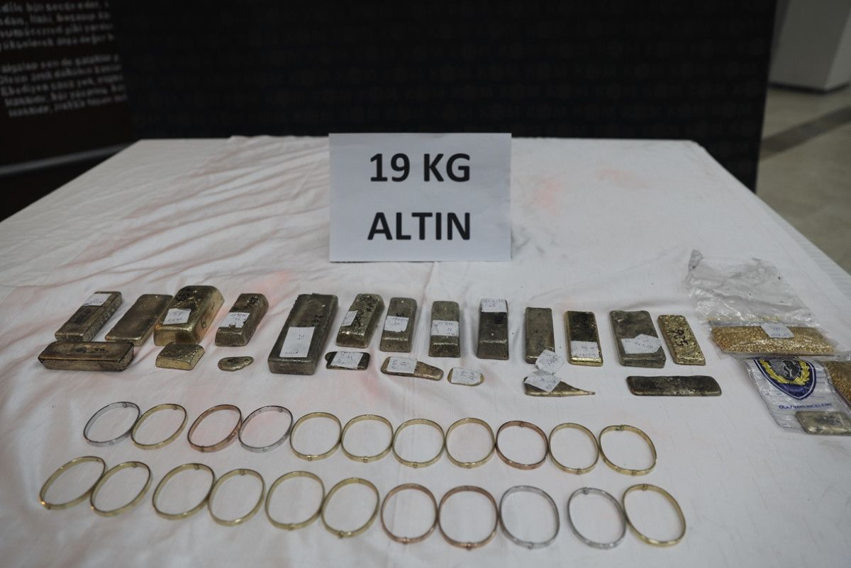 Kapıkule'de kullandığı tırda yaklaşık 19 kilogram altın bulunan sürücü