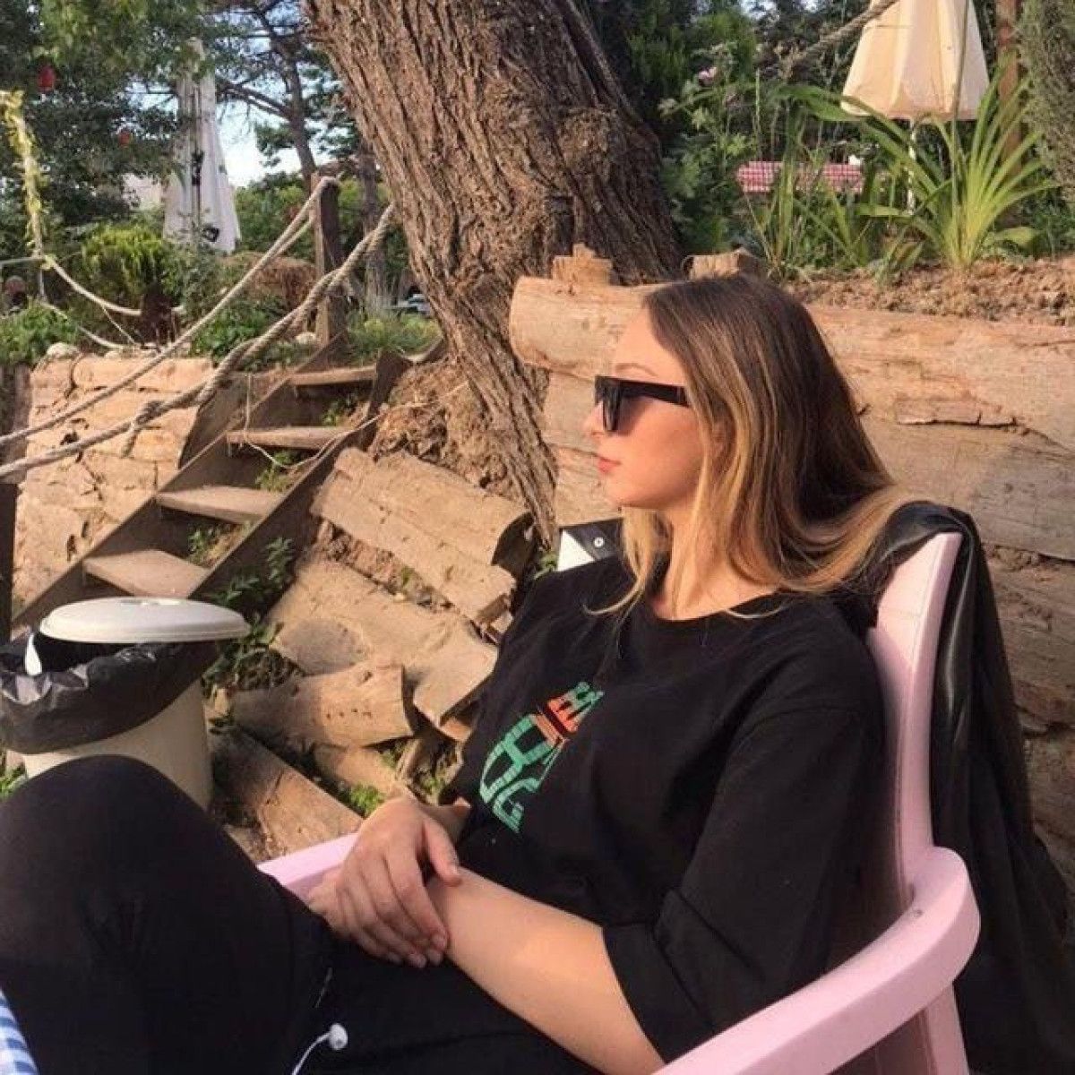 Sakarya'da kaza yapan motosikletli gen� k�z ya�am�n� yitirdi