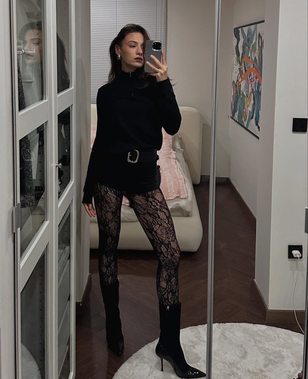 Popüler Dizinin Başrolünde Yağmur Uçar ve Sümeyye Aydoğan Var