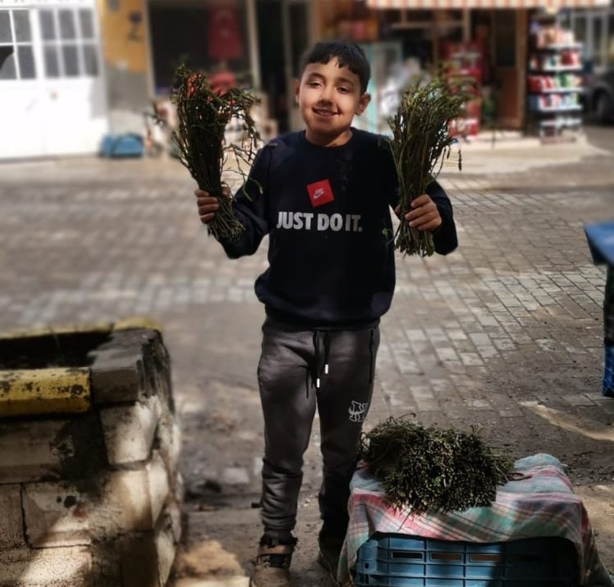 Her Gün Toplanıp Satılıyor, Ekonomiye Can Veriyor