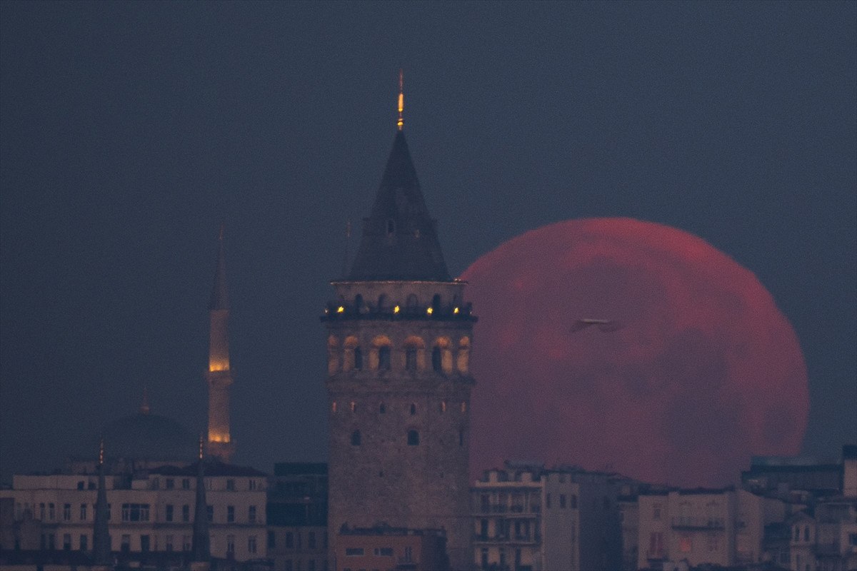İstanbul'da Muhteşem Dolunay Gözlemleri
