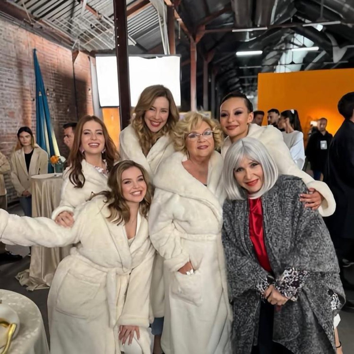 İşte Sihirli Annem Oyuncuları ve Setten Görüntüler