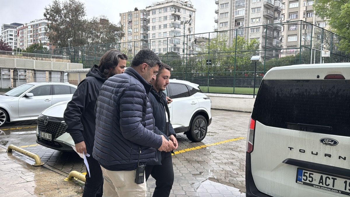 Samsun’da bıçaklı saldırı: Kız arkadaşıma baktı Samsun’da bıçaklı saldırı: Kız arkadaşıma baktı
