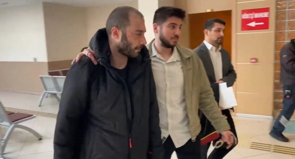 Geçmişteki Tanıtımları ve Skandallarıyla Tanınan Rapçi Ekin Can Arslan