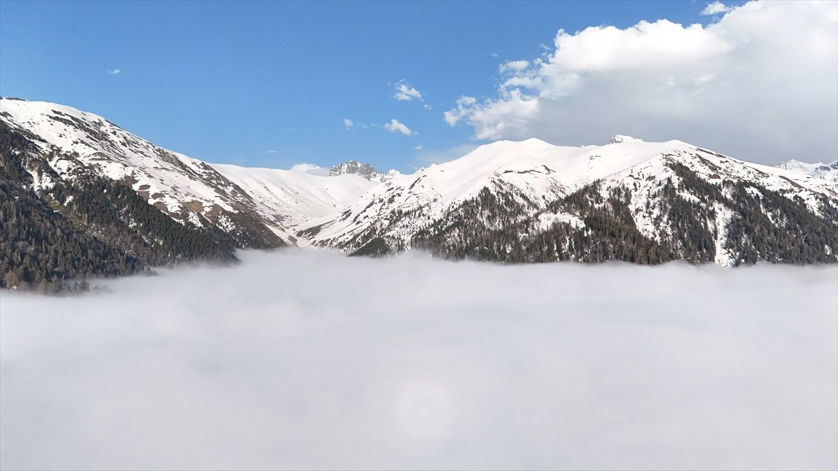 Rize'nin Eşsiz Doğal Manzaraları: Kar ve Sisle Buluşma