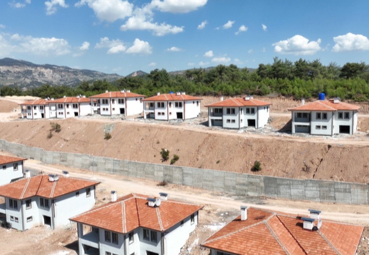 Konutlar ve Altyapı Çalışmaları