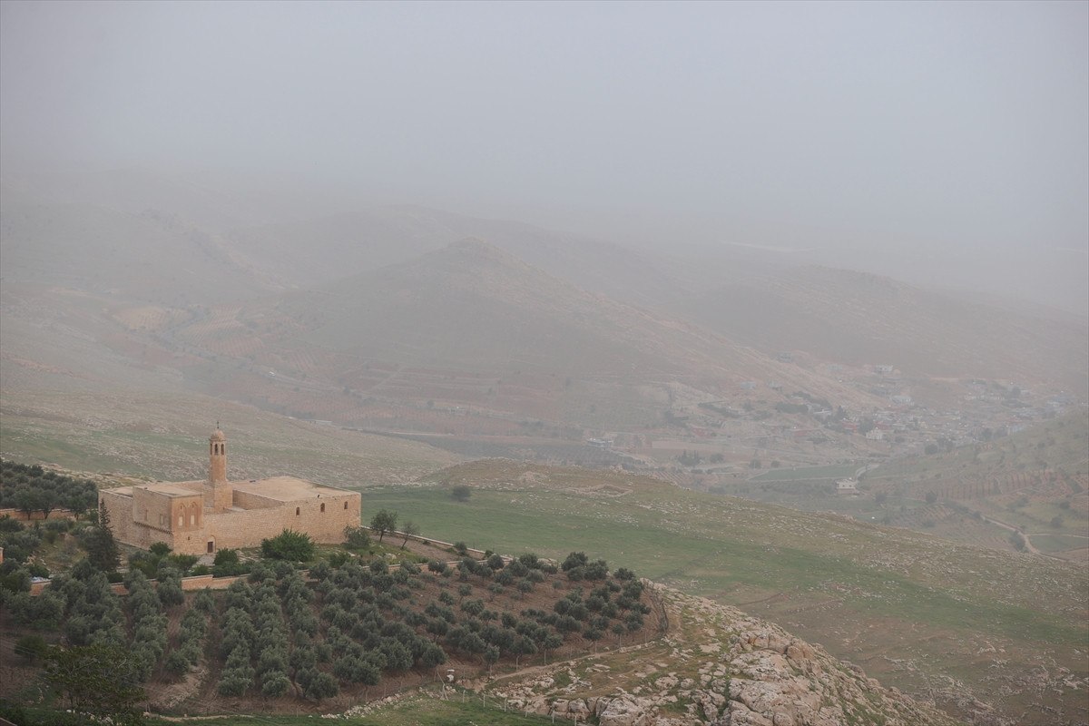 Mardin'de Kum Fırtınası ve Toz Aşımı Etkileri