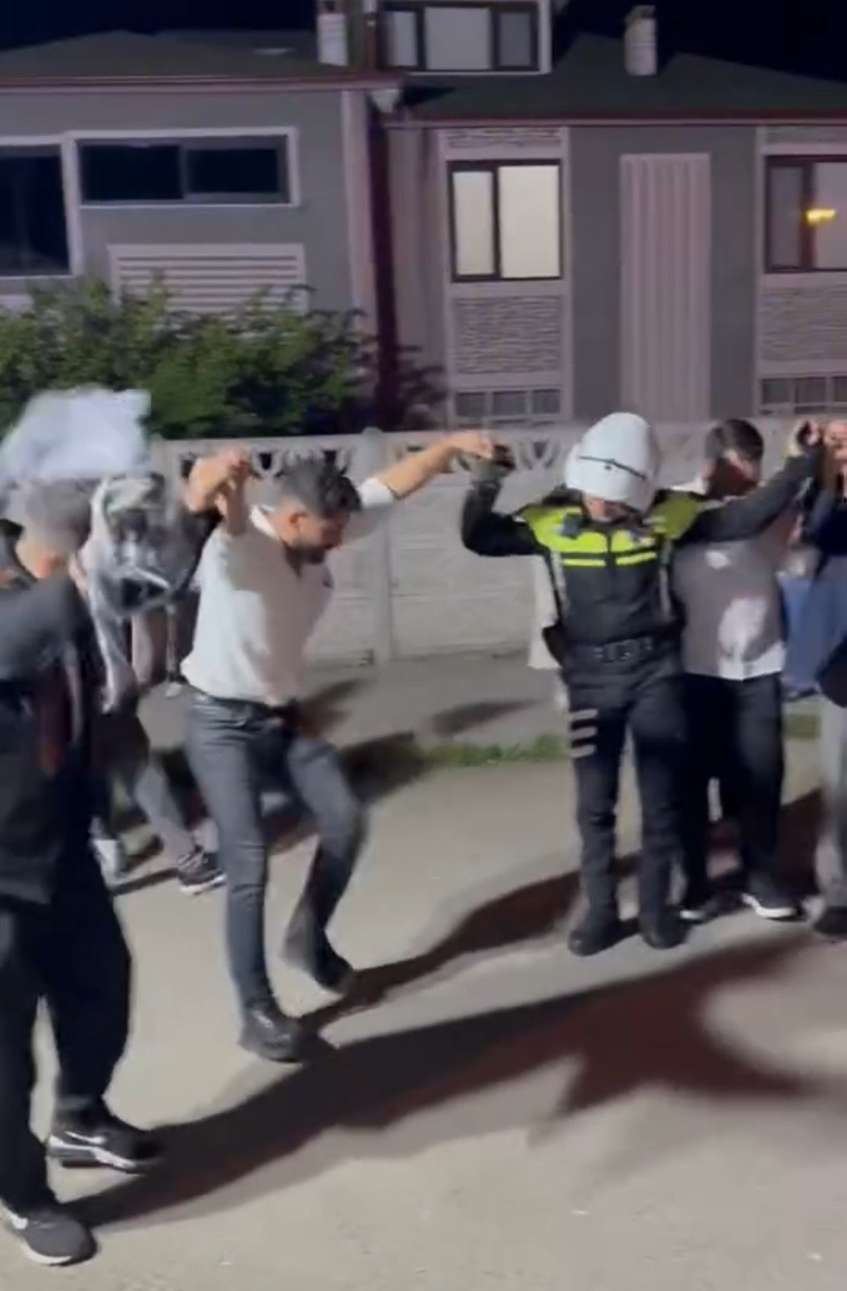 Düzce'deki sokak düğünü unutulmaz anlara sahne oldu